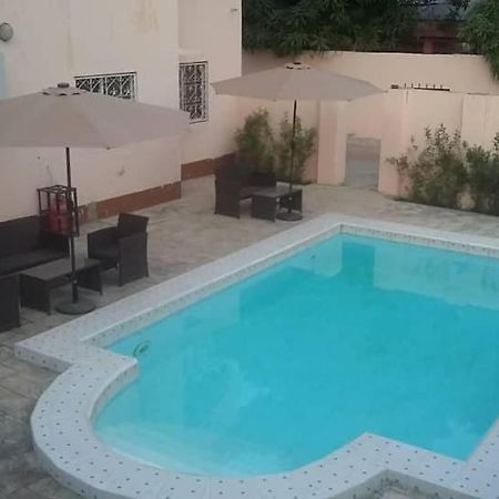 Gam Properties Guest House Kololi Esterno foto