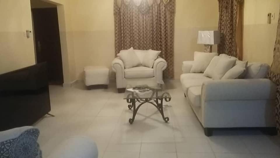 Gam Properties Guest House Kololi Esterno foto