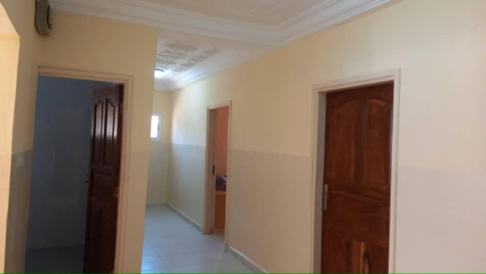 Gam Properties Guest House Kololi Esterno foto