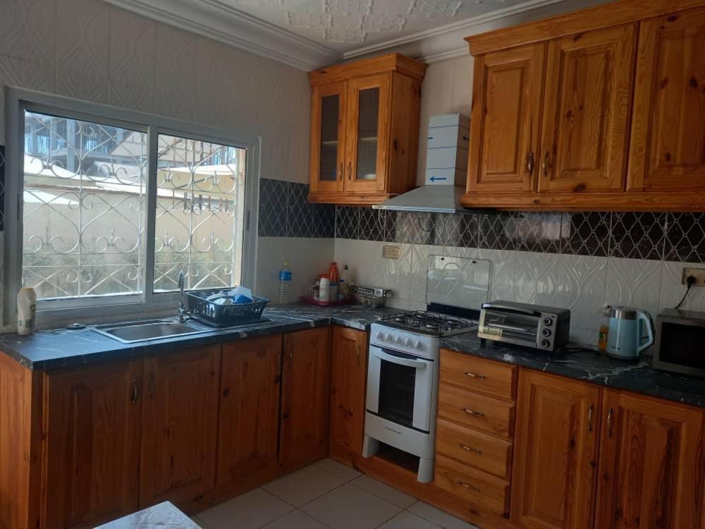 Gam Properties Guest House Kololi Esterno foto