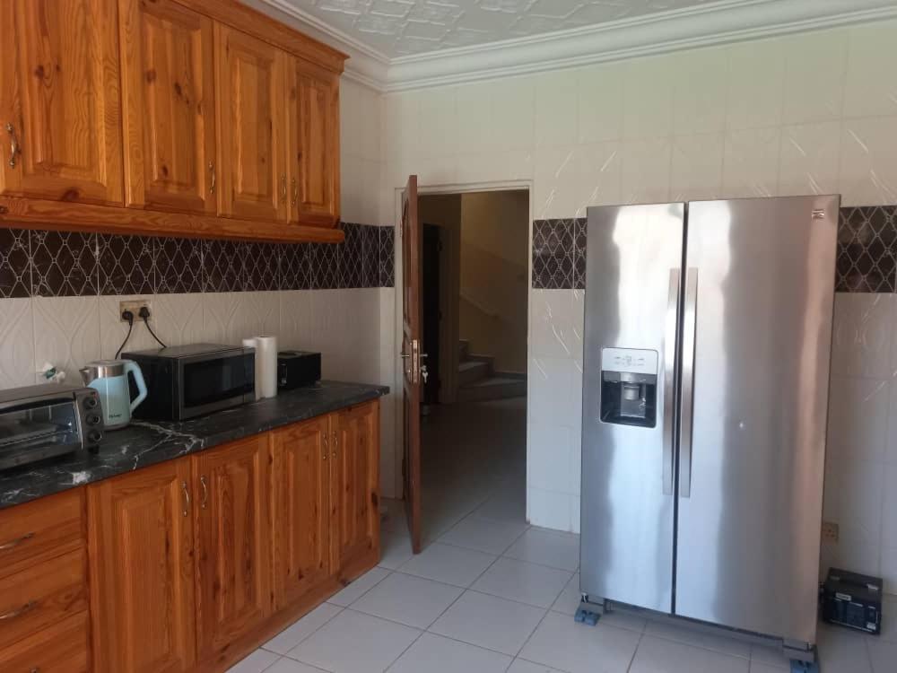 Gam Properties Guest House Kololi Esterno foto