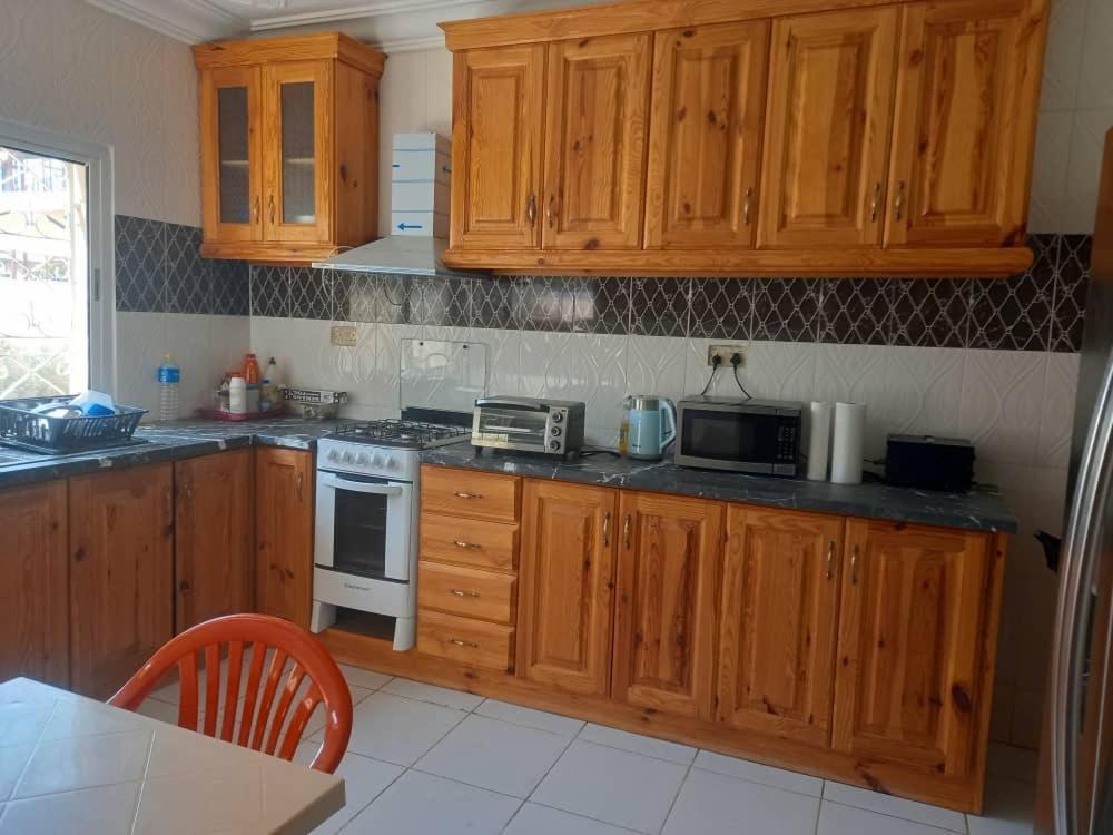 Gam Properties Guest House Kololi Esterno foto
