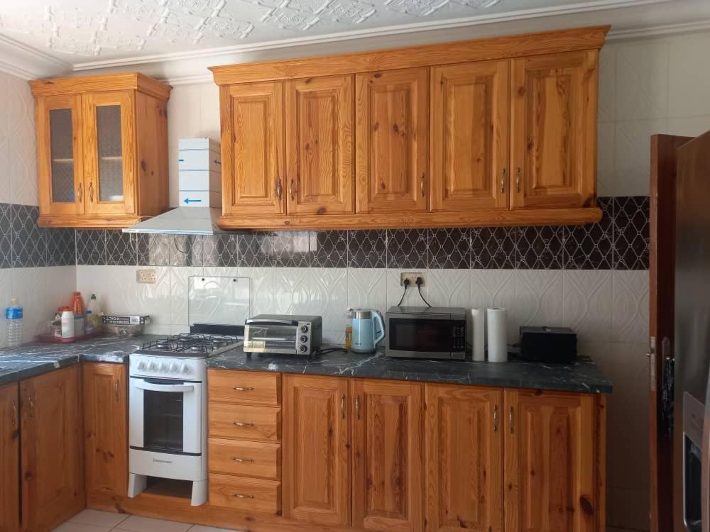 Gam Properties Guest House Kololi Esterno foto