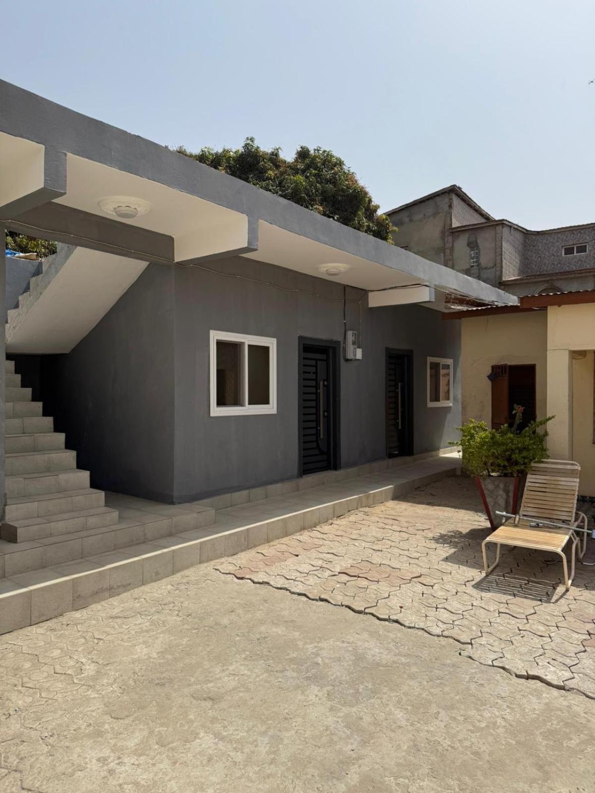 Gam Properties Guest House Kololi Esterno foto