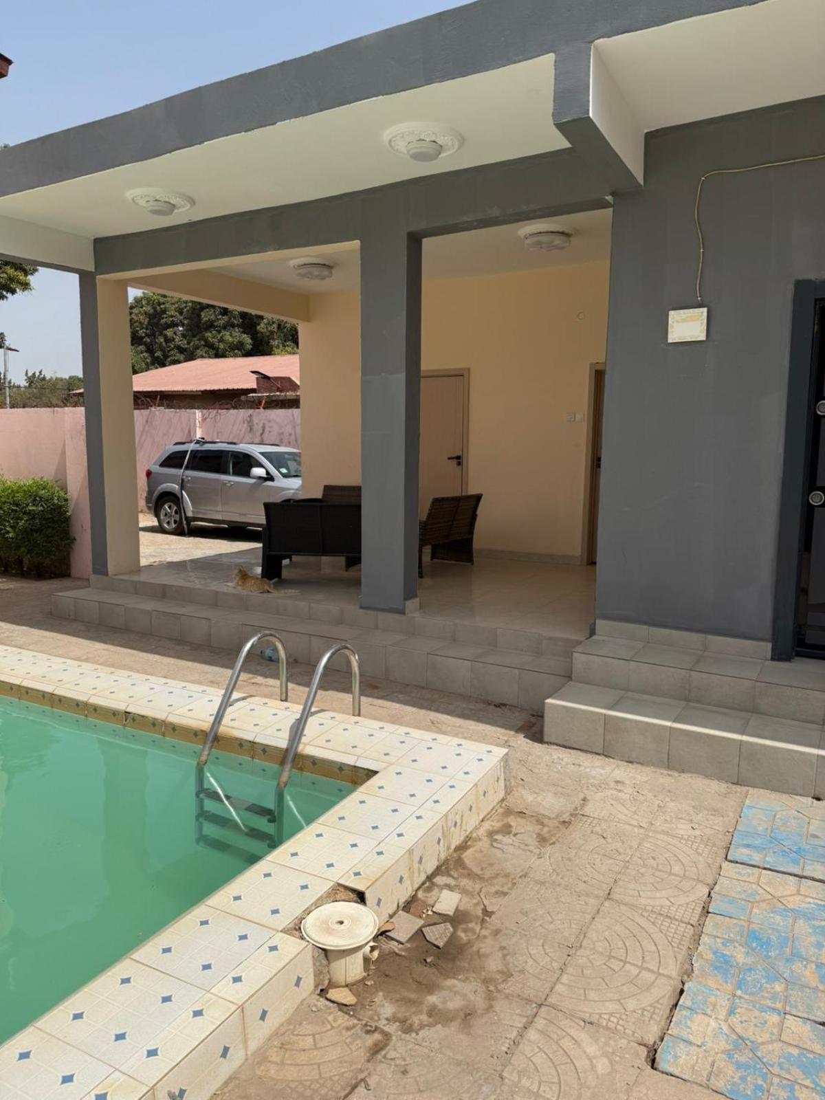 Gam Properties Guest House Kololi Esterno foto